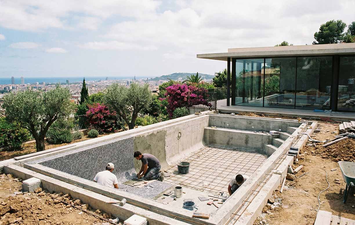 como-hacer-una-piscina-de-obra-guia-completa-paso-a-paso