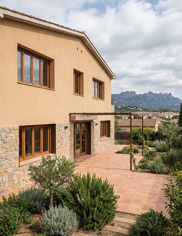 especialistas-en-reformas-y-diseño-de-exteriores-en-montcada-i-reixac-barcelona-obrafacil