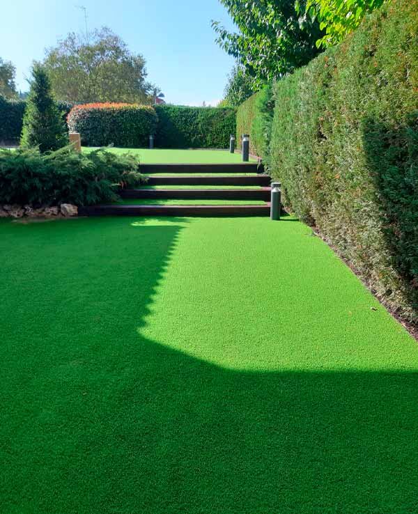 ventajas-del-cesped-artificial-en-terrazas-y-patios-en-barcelona